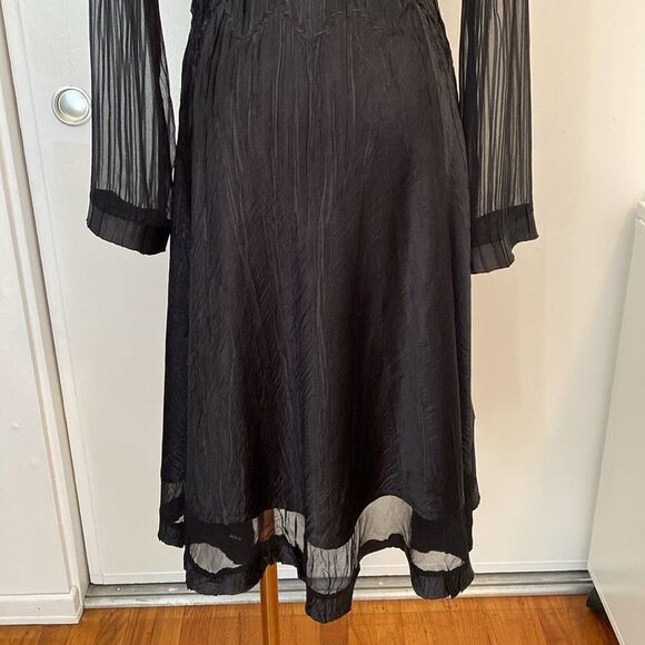 Komarov Black Witchy Crinkle Long Sleeve Midi Dress Size Large - Picture 8 of 14